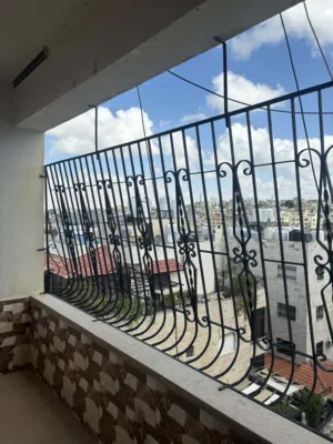 شقة طابق ثالث درج للبيع