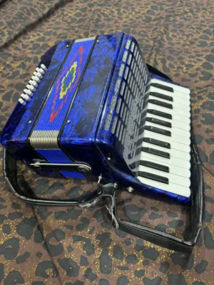 Blue Accordion Baronelli Rossetti . اكورديون ازرق بارونيلي روزيتي للبيع