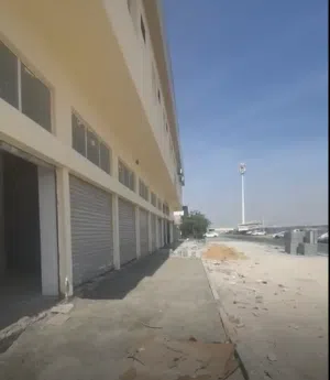 للإيجار السنوي – 3 محلات تجارية في عجمان-الموقع: الجرف الصناعية 1