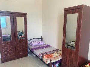 لمحبي الهدوء والخصوصيه متوفر بالنعيميه 1 سكن شباب نظيف و هادئ غرفه واسعه 4 سراير سينجل