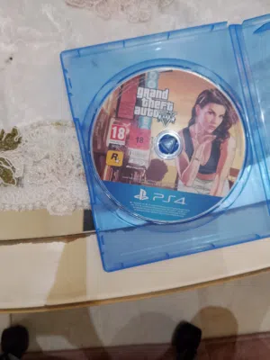 شريط GTA V على PS4، نظيف وشغال، السعر 100 درهم قابل للتفاوض. للتواصل على الخاص