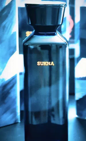 عطر الفخامة من براند عمان لاكجري - عطر سكنا.