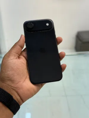 Used Apple iPhone 17 Air with 256 GB Storage in Excellent Condition - Black
