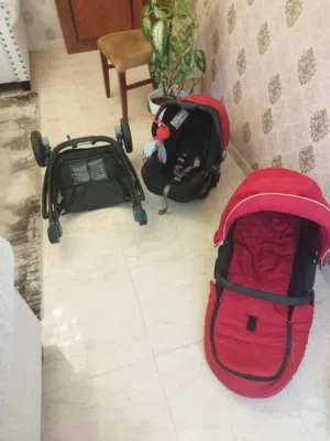 عربة اطفال مميزه من براند crago الفخم