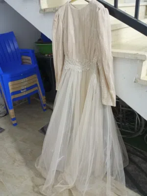 فستان حفلات للبيع