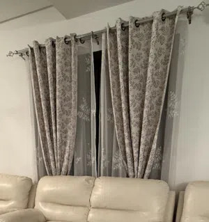 للبيع ستارتين دبل مع العمود لهم