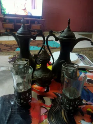 طقم ابريق نحاس والكوبايات بتاعته نحاس