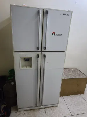 ثلاجة Hitachi أصلية بحالة جيدة للبيع