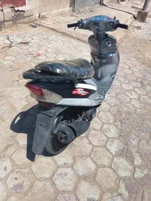 ماكس قجمه نكره سلف وهندر واشاير وسكنات وقفال صندوك كلشي شغال ماناقصه شي بس ستان نص سلف بلاد دراجه مف