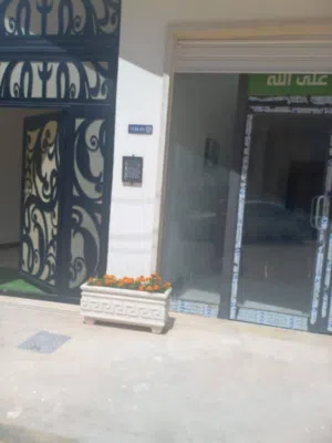 الوسيط-لدينا-صالة-الايجار-نظام-مكتب-يوجد-دورة-مياه-مكان-زناته-الجديدة-قرب-جامع-طابيةاقرا-تحت