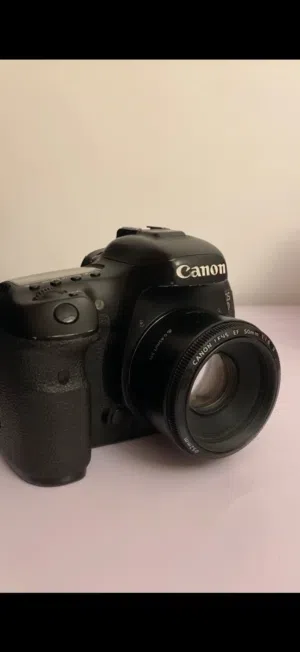 للبيع كاش ولا تحويل Canon 7D ii