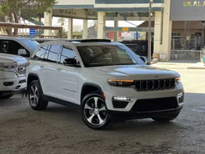 Jeep Grand Cherokee 2023 hybrid plug in 4xe فل كامل كلين كارفاكس