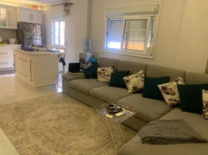 شقه للبيع في النرجس عمارات 230 متر 3 غرف نوم منهم 1 ماستر  3 حمام 1 غرفة معيشة