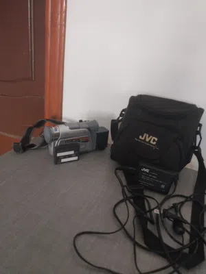 كاميرا نوع JVC GR-D30F كاميرا محمولة باليد