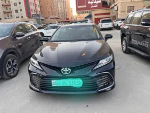 للبيع سيارة تويوتا كامري موديل  2022  نظيفة جدا
