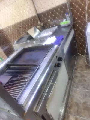 عدة مطعم للبيع