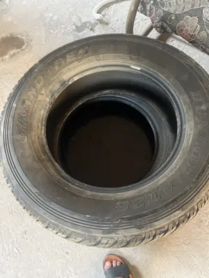 اطارات لاندكروز شبه جديده للبيع