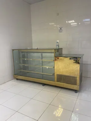 ثلاجة كيك حجم كبير مع طاوله و درج المحاسبة ثلاجة عصائر اثنين