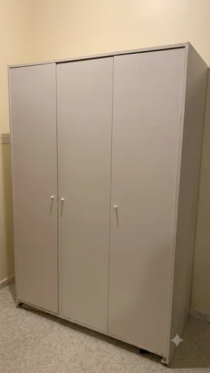 كبت ابيض نظيف