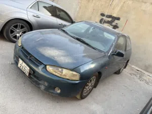 السياره كل شي فيها شغال تحتاج باتري