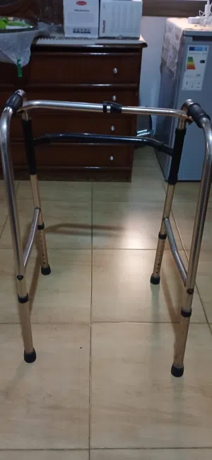 تخت يدوى جديد للمرضى حركتين وملحقاته