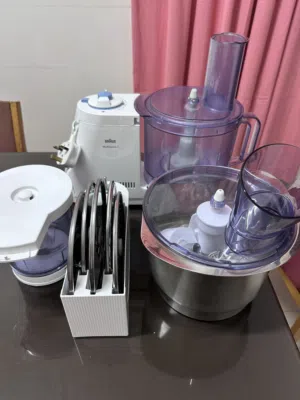 محضرة طعام نوع براون صناعة وعصارة فواكة نوع مولينيكس حجم XXL