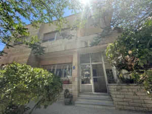 عمارة للبيع في طبربور حوض 8 الميالة من المالك خلف محطه جو (السلمان).