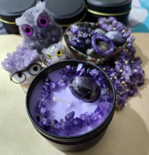 شموع عطرية مع أسواره من أحجار كريمة طبيعية