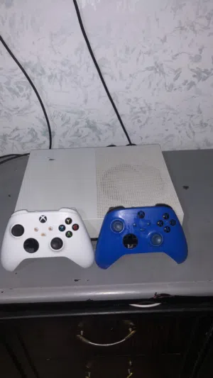 Xbox one s بحاله الوكاله للبيع المستعجل مساحه تيرا بسعر حرق