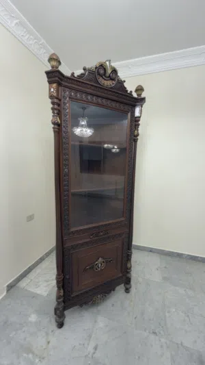خزانة عرض (فيترين) كلاسيكية