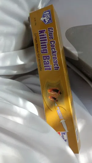 ابرة الصراصير القاتله