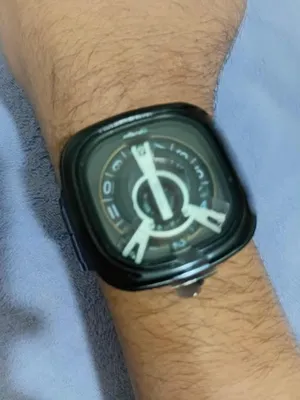 Others . Analog Quartz . Black . New3