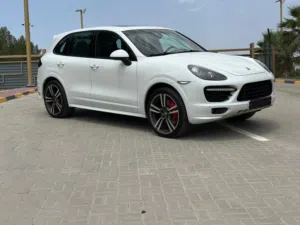 Porsche Cayenne 2014 GTS Full option GCC