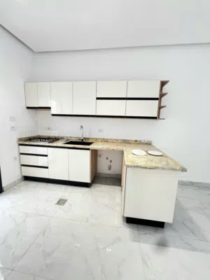 شقه ايجار حديت قرب رويال السراج