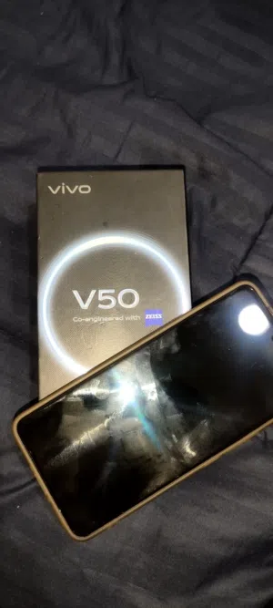 vivo v50 12+GB RAM. 512 ROOM. with box and original charger