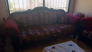 كنب خمري  مورد للبيع