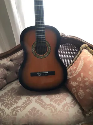 فتنس 6 اوتار مقاس 39 انش - بحالة ممتازة- للمبتدئين