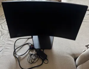 LG ULTRAGEAR Curved Monitor 180Hz, 2k resolution