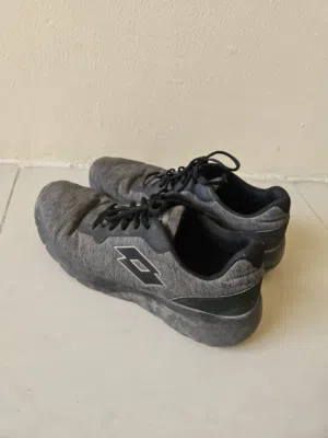 Men walking shoes