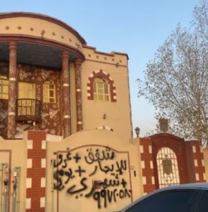 غرف للايجار بموقع ممتاز ف عبري/ النهظة