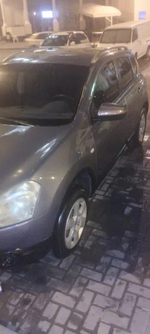 نيسان قيشقاى بحاله جيده موفره جدا فى البنزين