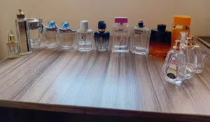 للبيع زجاجات عطور فاخرة فارغة من ماركات عالمية أصلية