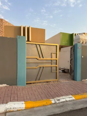 2 Bedrooms . 2 Bathrooms . 260 m20
