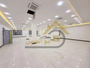 بناية تجارية حديثة 4 طوابق للايجار في منطقة الجنينة