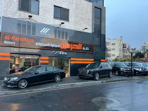 معرض ثالث الحرمين لتجاره السيارات 