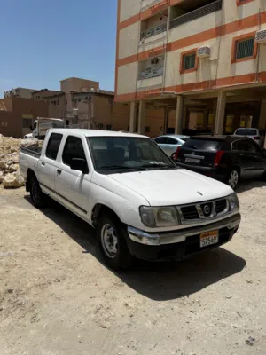 نيسان بكيب للبيع قير عادي