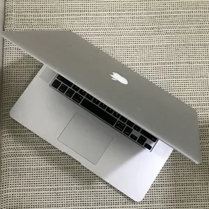 جهاز Apple MacBook