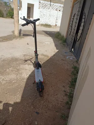 سكوتر للبيع خالي من العيوب السرعة 17 ربي يبارك
