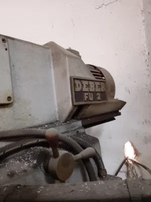 ماكينة فريزا DEBER FU2