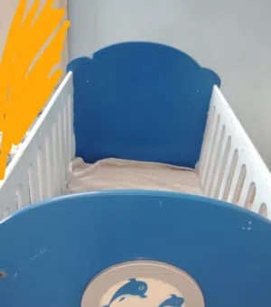سرير اطفال خشبي